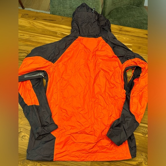 Mountain Hardwear men’s rain jacket orange and black size L - Picture 7 of 7